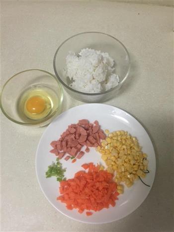 特色蛋炒饭的做法步骤1