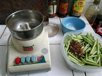 爽脆简单腌蒜苔的做法步骤4