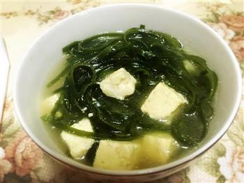 韩式简餐 海带豆腐汤的做法步骤3