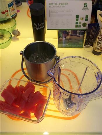 西瓜冰沙-夏天的味道的做法步骤1