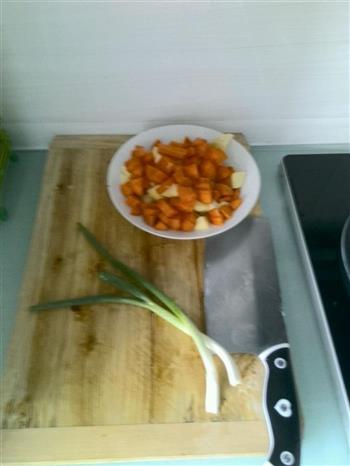 咖喱鸡肉土豆盖饭的做法步骤2