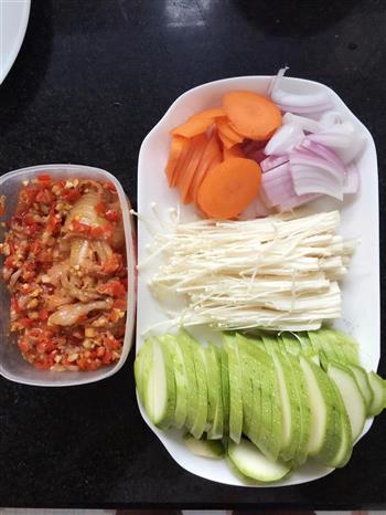 韩式泡菜锅的做法步骤2