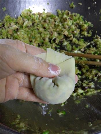 圆白菜香菇素饺子，减肥，健身者的美食的做法步骤15