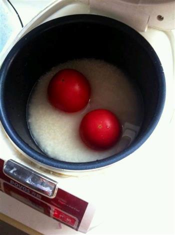 番茄焖饭-电饭锅简易版的做法步骤1
