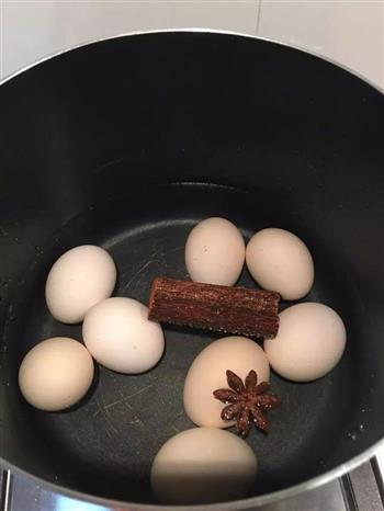 满屋飘香-五香茶叶蛋的做法图解3