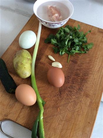 土豆鸡胸肉蛋炒饭，美味，超赞，易做，传统的做法步骤2