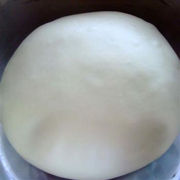 葡萄干小面包卷的做法步骤2