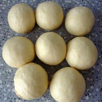 葡萄干小面包卷的做法步骤3