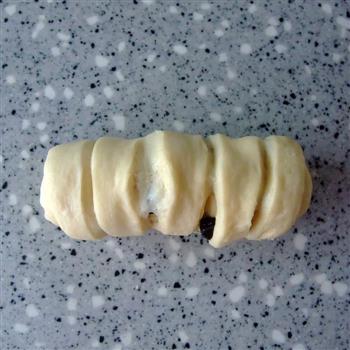 葡萄干小面包卷的做法图解7