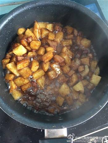 电饭煲土豆腊肉饭的做法步骤4