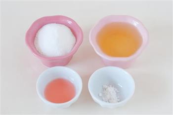 粉嫩蛋白糖的做法步骤1