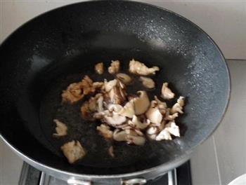 椎茸炒肉片的做法步骤7