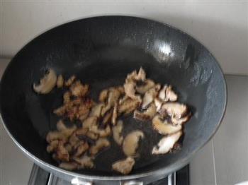 椎茸炒肉片的做法步骤8