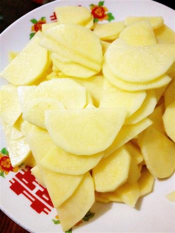 私房麻辣土豆片的做法步骤2
