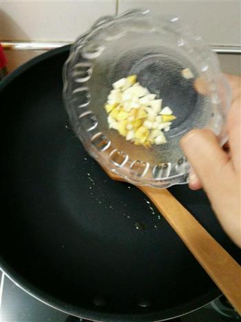 生炒糯米饭的做法步骤2