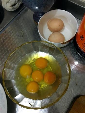 西红柿炒鸡蛋  宝宝下饭菜的做法图解1