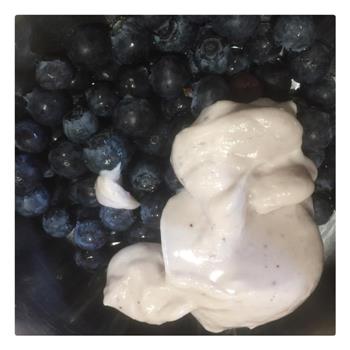 蓝莓酸奶慕斯杯的做法图解2