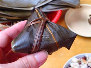百合红枣粽子的做法步骤9