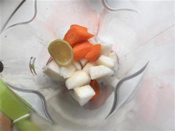 夏季饮品-红萝卜雪梨汁的做法图解2