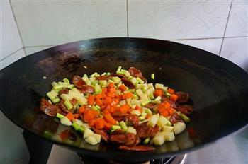 香肠土豆焖饭的做法步骤10