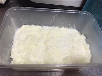 椰丝牛奶小方块的做法步骤2