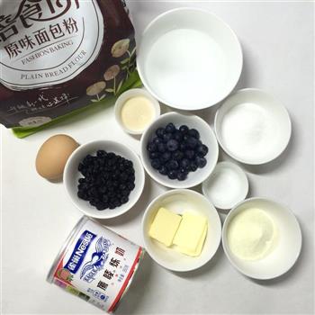蓝莓炼乳面包卷的做法步骤1