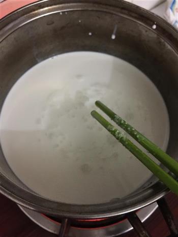 香滑可口的椰奶小方（炒鸡简单，零失败）的做法步骤2