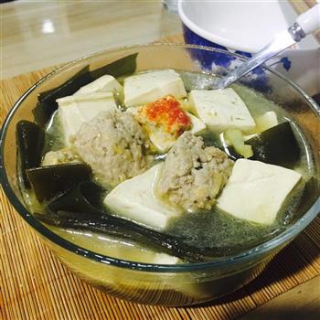 肉丸海带豆腐汤的做法步骤7
