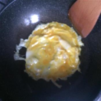 黄瓜木耳炒蛋的做法步骤3