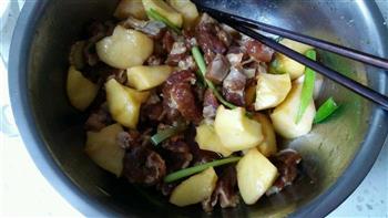 懒人版牛肉炖土豆的做法步骤1
