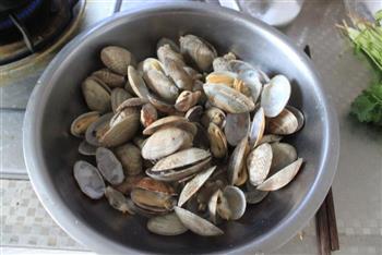 轻松做小海鲜—爆炒花蛤的做法步骤2