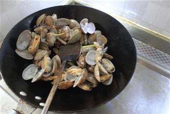 轻松做小海鲜—爆炒花蛤的做法图解4