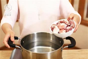 迷迭香-莲藕排骨汤的做法步骤2