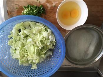 铁板鸡蛋粉丝包菜的做法步骤2
