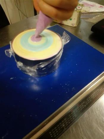 彩虹慕斯蛋糕的做法步骤12