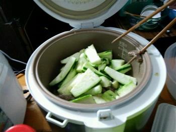 丝瓜炒牛肉的做法步骤4