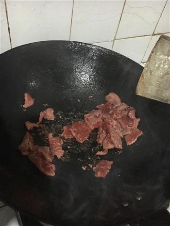 青椒炒牛肉片的做法步骤5