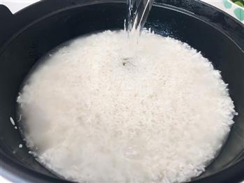 铸铁锅焖出奇香煲仔饭的做法步骤5