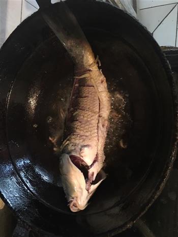 铁锅东北大酱炖鱼的做法步骤4