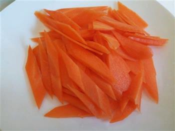 胡萝卜炒鸡柳的做法步骤3