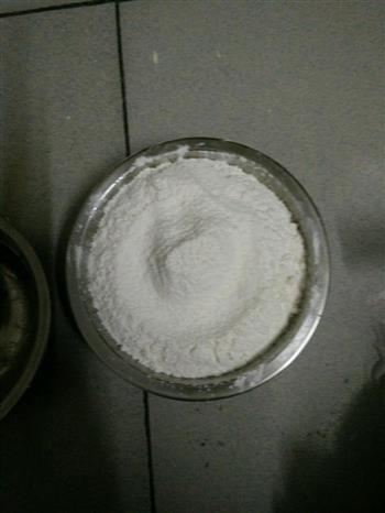 海绵纸杯蛋糕的做法步骤2