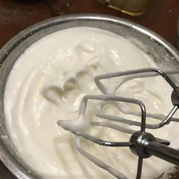 奶油酸奶杯子蛋糕的做法步骤6