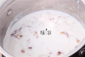养颜美容的牛奶炖桃胶的做法步骤5