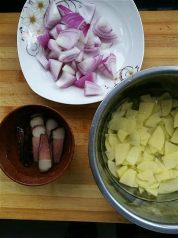 土豆炒腊肉的做法步骤1