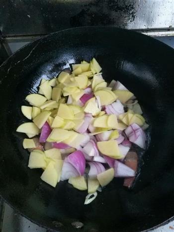 土豆炒腊肉的做法步骤3
