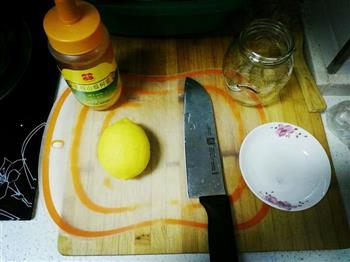 自制柠檬蜂蜜茶的做法步骤1