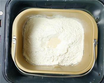 红枣炼奶吐司的做法的做法图解2