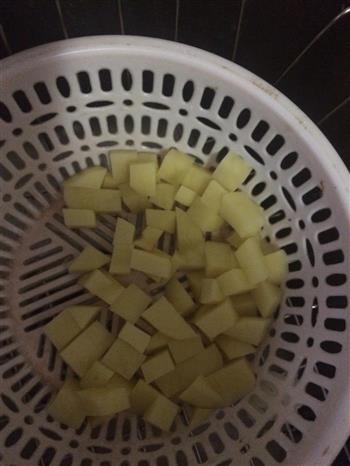 培根土豆炒饭的做法步骤1