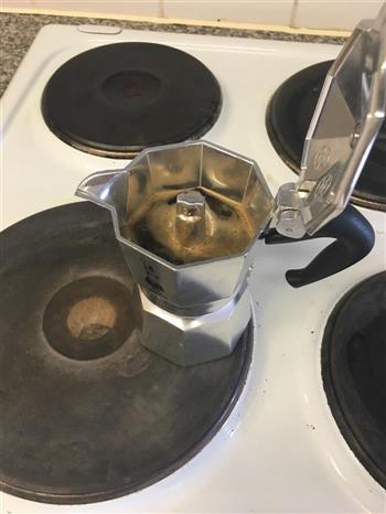摩卡壶煮咖啡的做法步骤6