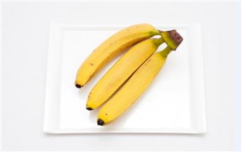 柠汁烤香蕉的做法步骤1